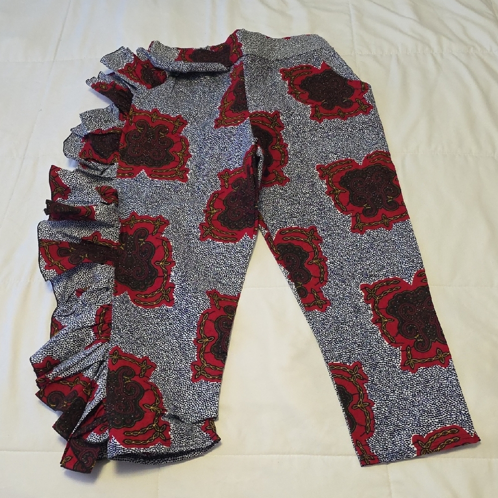 Stylish Ruffled Ankle Pants - Red and Black